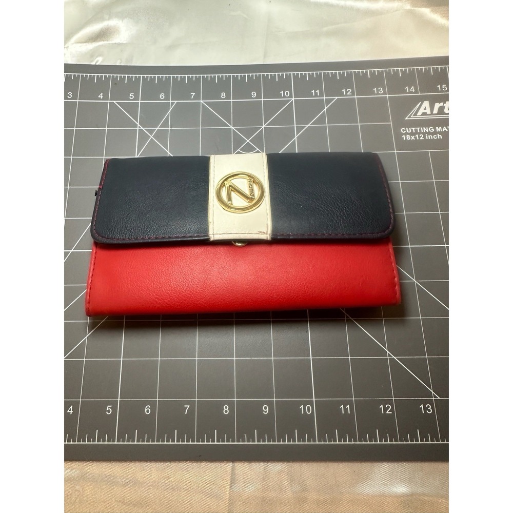 Nautica Women's Snap Close Wallet Purse Clutch Wristlet Very Little Use